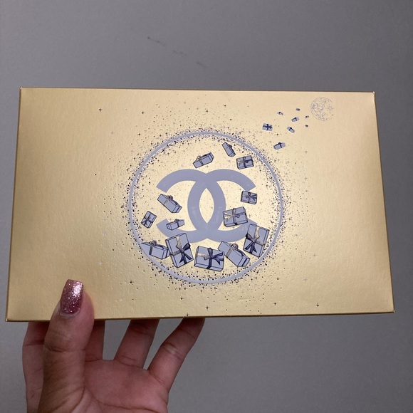 BRAND NEW Chanel LipGloss Trio Holiday Giftset 2023 - Picture 4 of 7